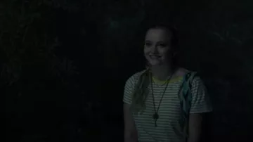 Madewell Northside Vintage Ringer Tee en Tierney Stripe usado por Tessa (Madison Wolfe) como se ve en Mayfair Witches de Anne Rice (S01E06)