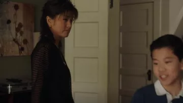 Club Monaco Sheer Striped Sweater porté par Katherine Saville (Grace Park) vu dans A Million Little Things (S05E03)