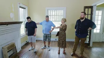 Madewell Flutter Sleeve Floral Midi Dress worn by Erin Napier as seen in Home Town (S07E11)