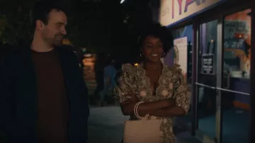 Sandro Audrey Mini vestido usado por Dana James (Mallori Johnson) como se ve en Kindred (S01E01)