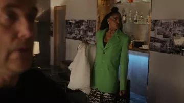Christopher John Rogers Blazer de lana de gran tamaño usado por Sasha Snow (Margaret Odette) como se ve en Sex/Life (S02E04)