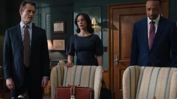 Hugo Boss Dusiny Robe rayée portée par Samantha Maroun (Odelya Halevi) vue dans Law & Order (S22E11)
