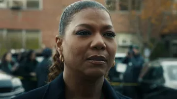 Bottega Veneta Gold Rope Twist Hoop Earrings worn by Robyn McCall (Queen Latifah) as seen in The Equalizer (S03E10)