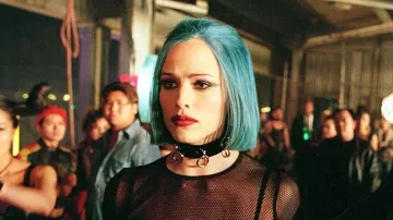 Punk Necklace worn by Sydney Bristow (Jennifer Garner) in Alias TV series (Season 2 Episode 1)