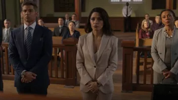Theory Cropped Straight-Leg Pants worn by Billie Connelly (Sarah Shahi) as seen in Sex/Life (S02E05)