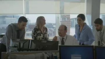 Zara Flower Print Shirt worn by Alma McHugh (Carolin Stoltz) as seen in Better (S01E04)