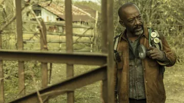 Tan Jacket worn by Morgan Jones (Lennie James) in Fear the Walking Dead TV series outfits (Season 7 Episode 16)