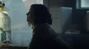 Chaqueta de traje a cuadros para mujer de Topshop usada por Kat Landry (Chyler Leigh) como se ve en The Way Home (S01E07)