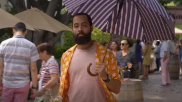Sandro Floral Print Chemise à manches courtes portée par Ulysses Morazan comme on le voit dans Not Dead Yet (S01E06)