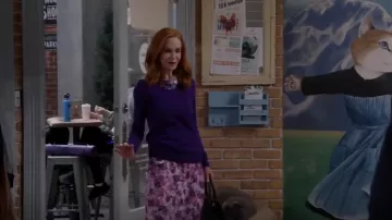 Iro Mar­ca Print­ed Skirt worn by Sheila (Swoosie Kurtz) as seen in Call Me Kat (S03E17)