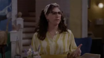 Ba & Sh Kenya Tie Dye Shirt Robe portée par Kat (Mayim Bialik) comme on le voit dans Call Me Kat (S03E07)