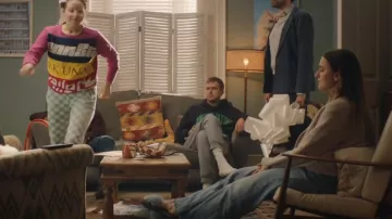 Kirin-1 Fluffy Slip­pers worn by Ashley (Rosa Robson) as seen in Buffering (S02E05)