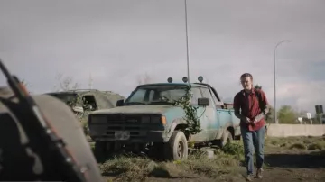 Converse Chuck Taylor All Star 70 Low Top Sneakers worn by Ellie Williams (Bella Ramsey) as seen in The Last of Us (S01E09)