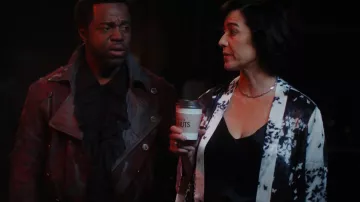 All Saints Casi Orsi­no Ki­mono worn by Judge Lana Costa (Deidre Gillard-Rowlings) as seen in Hudson & Rex (S05E14)