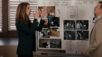 Zara Basic Blazer worn by Det. Samantha Wazowski (Meredith MacNeill) as seen in Pretty Hard Cases (S03E10)