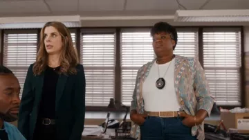 Rag & Bone Re­bound Leather Belt worn by Det. Kelly Duff (Adrienne C. Moore) as seen in Pretty Hard Cases (S03E10)