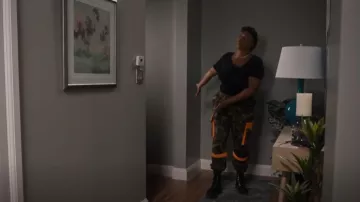 Stylz N Couture In­di­ana Babe Pants worn by Det. Kelly Duff (Adrienne C. Moore) as seen in Pretty Hard Cases (S03E10)