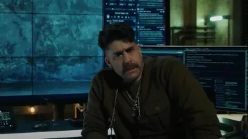 The Real McCoys Military Pocket Sweatshirt worn by Harry Keshegian (Adam Goldberg) as seen in The Equalizer (S03E11)