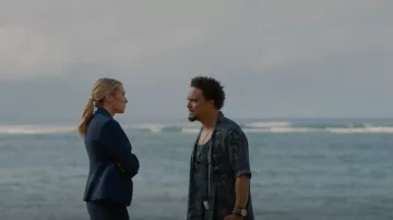 Allsaints Klubbe Camisa de manga corta usada por Kenny Sparks como se ve en NCIS: Hawai'i (S02E16)