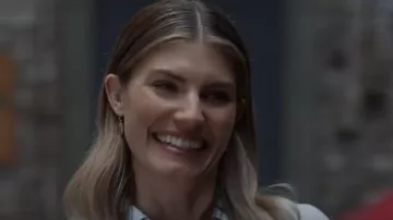 Kendra Scott Lee Pendientes usados por Addison Augustine (Caitlin Bassett) como se ve en Quantum Leap (S01E13)