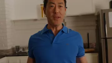 Armani Stretch Piqué Polo porté par Howie 'Chimney' Han (Kenneth Choi) vu dans 9-1-1 (S06E11)