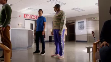 Baskets Marni Veja portées par Henrietta 'Hen' Wilson (Aisha Hinds) comme on le voit dans le 9-1-1 (S06E11)