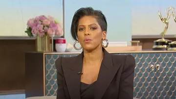 Balmain Flap-pockets Blazer de un solo pecho usado por Tamron Hall como se ve en Tamron Hall Show el 13 de marzo de 2023