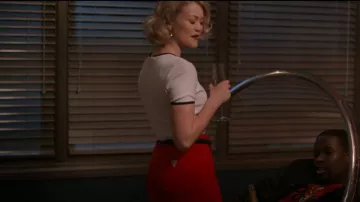 Fila Per­la Crop Top worn by Monica Lynch (Jill Flint) as seen in Wu-Tang: An American Saga (S03E01)