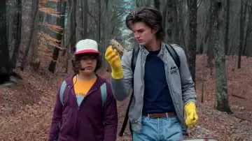 Orange 'Brace Yourself for the Future' T-shirt worn by Dustin Henderson (Gaten Matarazzo) in Stranger Things outfits (Season 2 Episode 5)