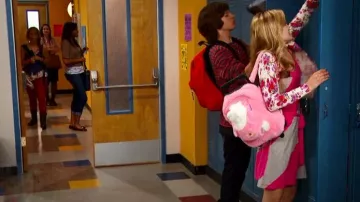 WEBKINZ Ganz HM110 Gato de peluche persa blanco Gatito usado por Kim Crawford (Olivia Holt) como se ve en Kickin' It (S02E11)