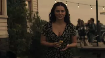RVCA Understated Mini Dress worn by Sarah Cushing (Inde Navarrette) as seen in Superman & Lois (S03E01)