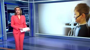 Pantalon de costume classique Alexander McQueen porté par Margaret Brennan comme vu dans CBS Evening News le 8 mars 2023