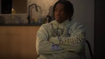Alexander McQueen Sudadera con capucha verde usada por Zeke (Ceyair J Wright) como se ve en adulto (S05E18)