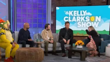 Farm Rio Party Falda en capas usada por Kelly Clarkson como se ve en The Kelly Clarkson Show el 2 de marzo de 2023