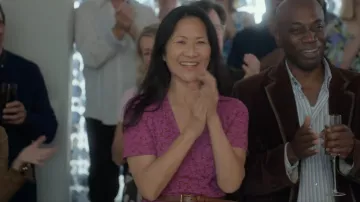 A.L.C. Micah Printed Wrap Dress usado por Lucy Dang (Zoë Chao) como se ve en Party Down (S03E02)
