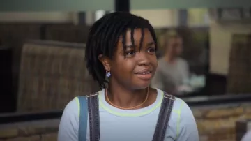 Madewell Foundation Paperclip Chain Necklace worn by Jena Diego (Hillary Straney) as seen in Party Down (S03E03)