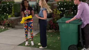 Converse Chuck Taylor Baskets portées par Gemma Johnson (Beth Behrs) comme on le voit dans The Neighborhood (S05E16)