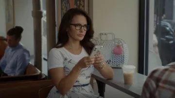 Fendi Basket Tote porté par Charlotte York (Kristin Davis) comme on le voit dans And Just Like That... (S01E03)