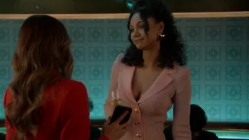Robe Retrofete Mimi portée par Layla Keating (Greta Onieogou) vue dans All American (S05E14)