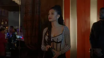 David Koma Houndstooth Net Corset Body porté par Olivia Baker (Samantha Logan) vu dans All American (S05E14)