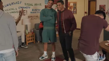 Adidas Yeezy Boost 700 Wave Runner usada por Damon Sims (Peyton Alex Smith) como se ve en All American: Homecoming (S02E14)