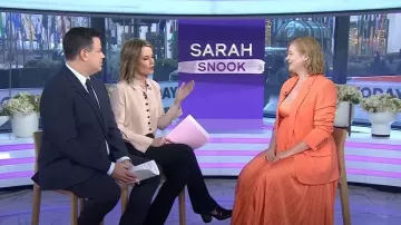 A.L.C. Dakota Chaqueta a medida usada por Sarah Snook como se ve en Today el 21 de marzo de 2023