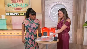 Pantalon Palazzo Satin Mango porté par Melissa Garcia vu à Sherri le 20 mars 2023