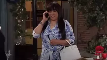 Tory Burch Small Walker Satchel porté par Paulina Price (Jackée Harry) vu dans Des jours et des vies le 21 mars 2023