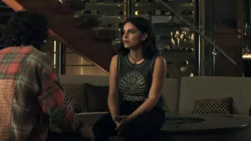 Daydreamer Bob Dylan I Want You Shrunken Tank worn by Sarah Cushing (Inde Navarrette) as seen in Superman & Lois (S03E02)