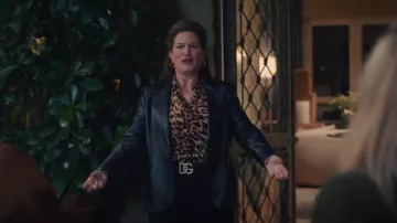 Dolce & Gabbana DG Swarovski Crystal & Pearl Leather Belt worn by Katherine Hastings (Ana Gasteyer) as seen in American Auto (S02E09)