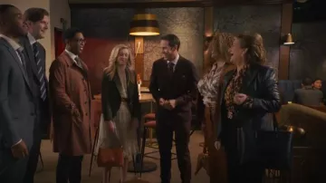 Smythson East West Tote Bag worn by Katherine Hastings (Ana Gasteyer) as seen in American Auto (S02E09)