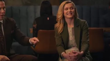 Veronica Beard Roya Dick­ey Jack­et worn by Sadie Ryan (Harriet Dyer) as seen in American Auto (S02E09)