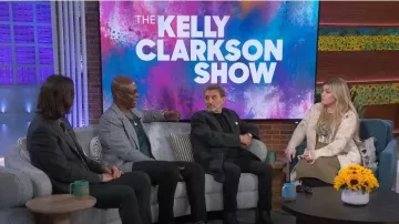 R13 Kurt Cobain estampado Vestido de camiseta usado por Kelly Clarkson como se ve en The Kelly Clarkson Show el 23 de marzo de 2023