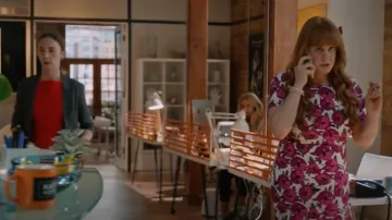 Frank And Oak The Printed Midi Dress In Fuchsia worn by Rosie Phillips (Nikki Duval) as seen in Workin' Moms (S07E12)